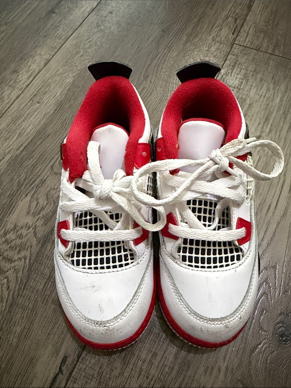Kids fire red 4’s